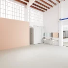 Plató de producción audiovisual con ciclorama Infinity en Valencia