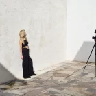 Exterior del estudio fotográfico con luz solar